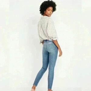 Old Navy rockstar super skinny jeans